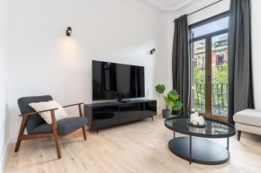 5BR - 3BH LUXURY APARTMENT in the CITY CENTER, Barcelona